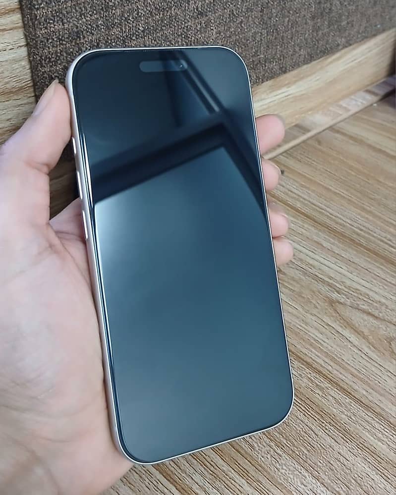 Apple iPhone 17 Pro 4