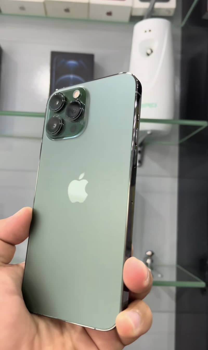 Apple iPhone 13 Pro Max 1