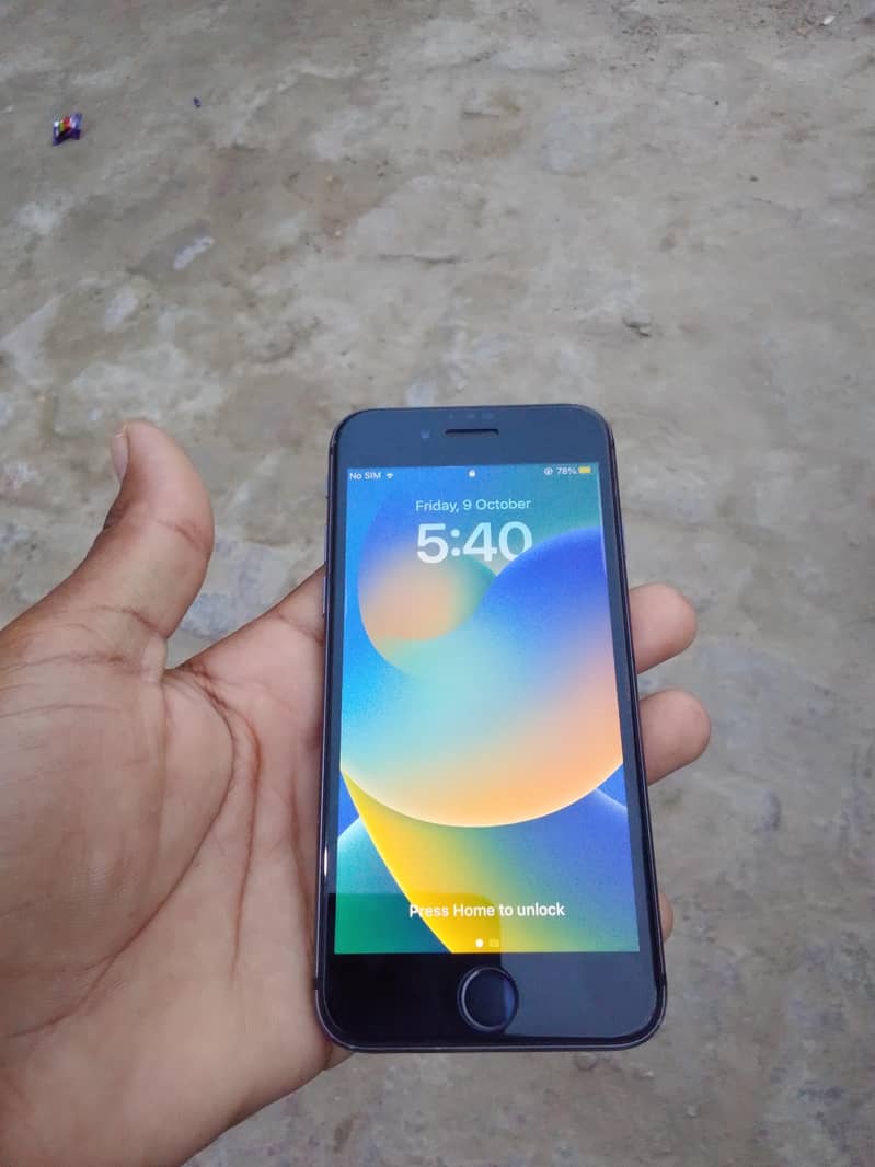 Apple iPhone 8 0