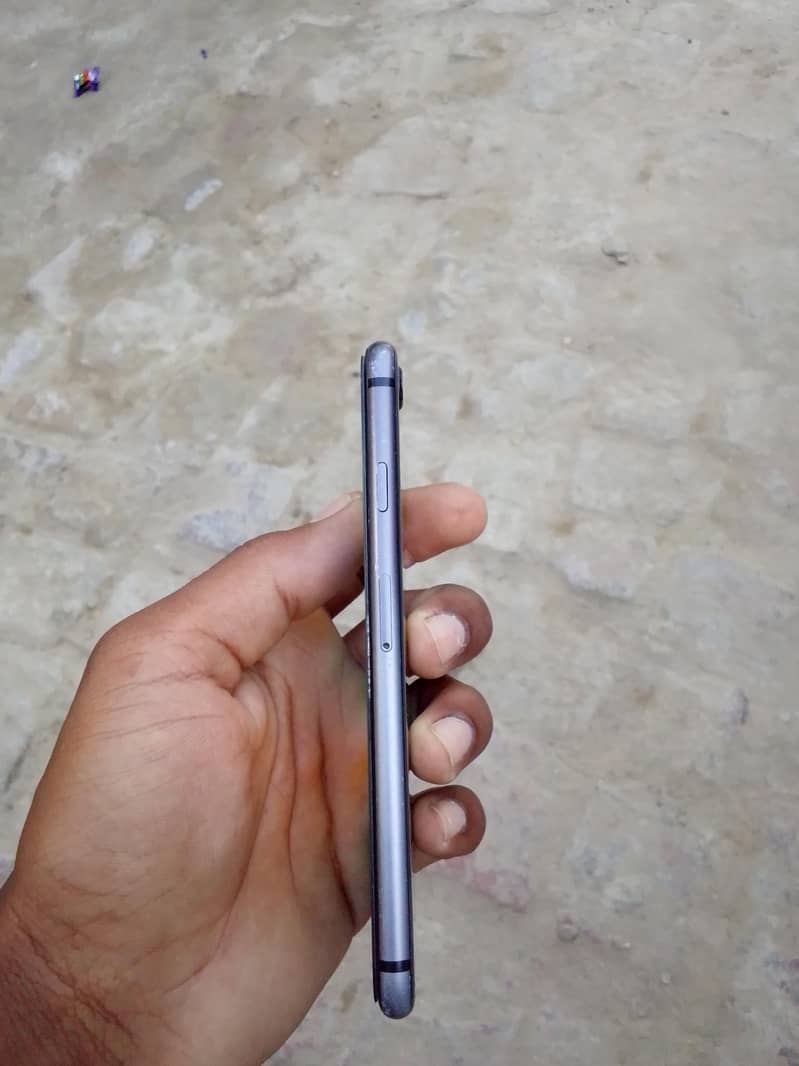 Apple iPhone 8 1