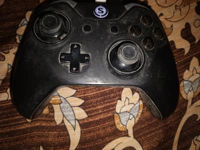 Xbox One 500gb sealed piece with one wireless controller