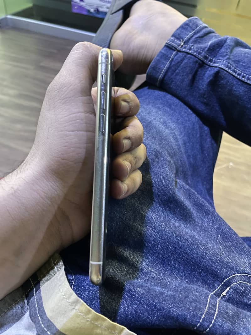 iPhone 11 Pro 3