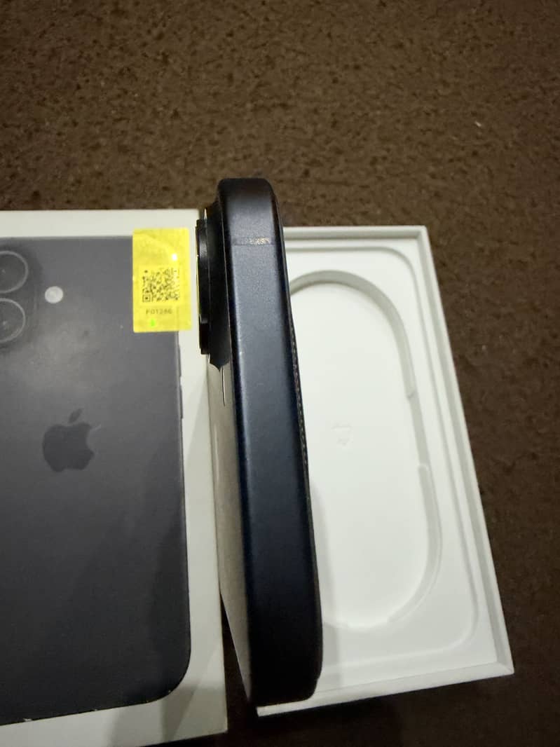 Apple iPhone 16 2