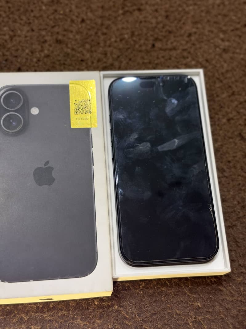 Apple iPhone 16 3