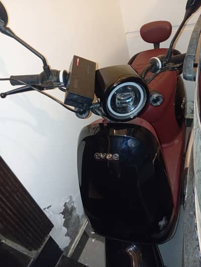 Evee LX Black