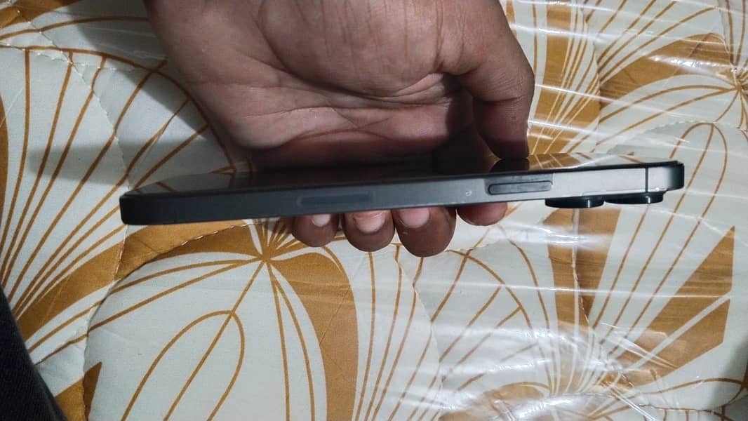Apple iPhone 13 Pro Max 0