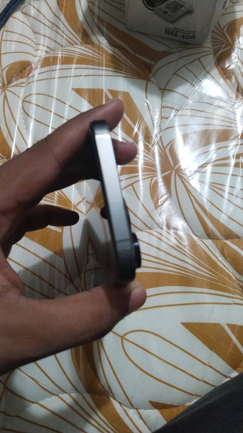 Apple iPhone 13 Pro Max 4