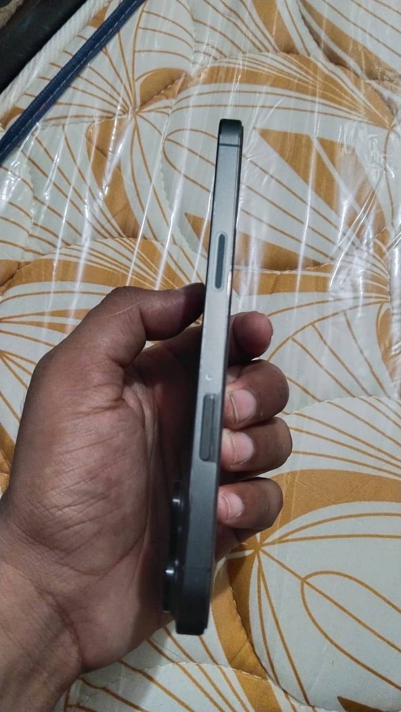 Apple iPhone 13 Pro Max 6