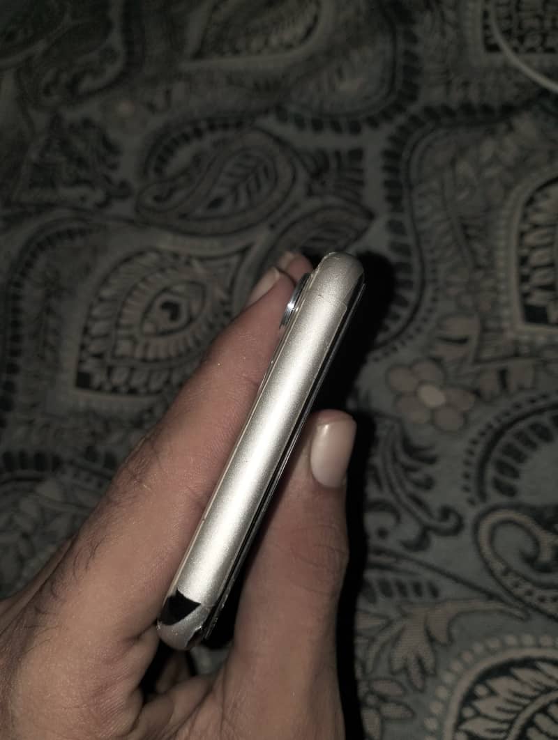 Apple iPhone 11 5