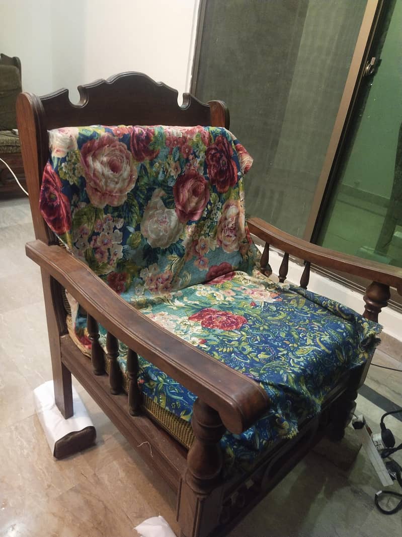 COMFORTABLE SOFAS 3 SEATS 2 SEATS 0