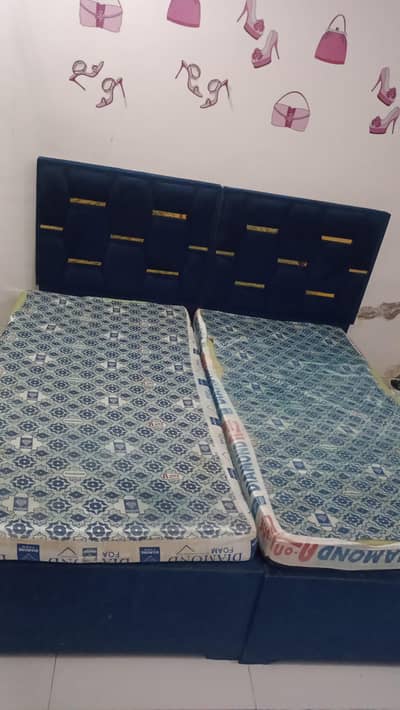 2 single beds