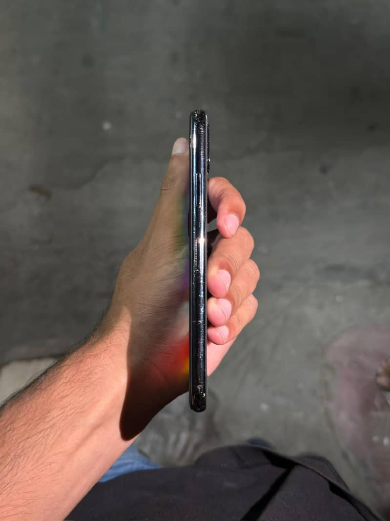 Apple iPhone X 5