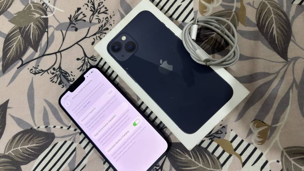 Apple iPhone 13 1