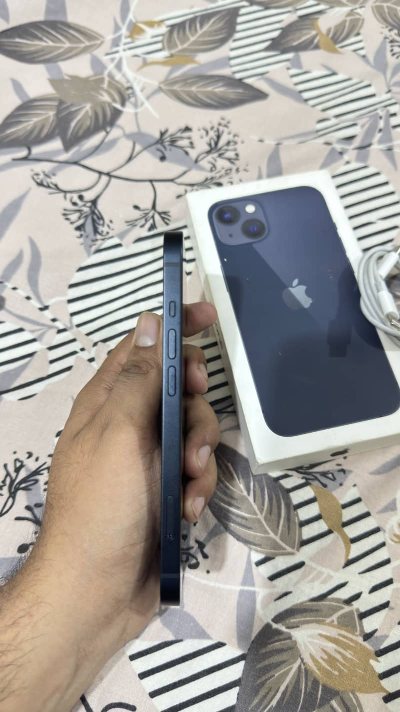 Apple iPhone 13 3