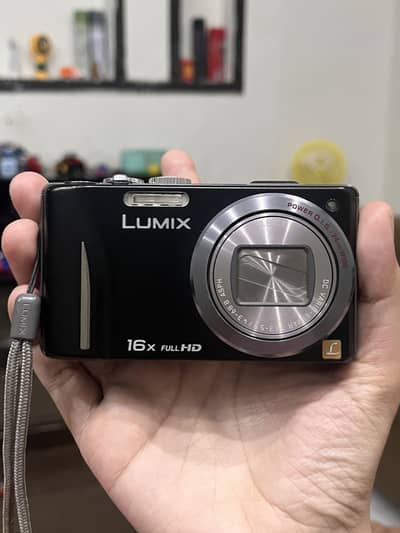 Brand new Panasonic DMC-ZS10 with original battery, Original charger