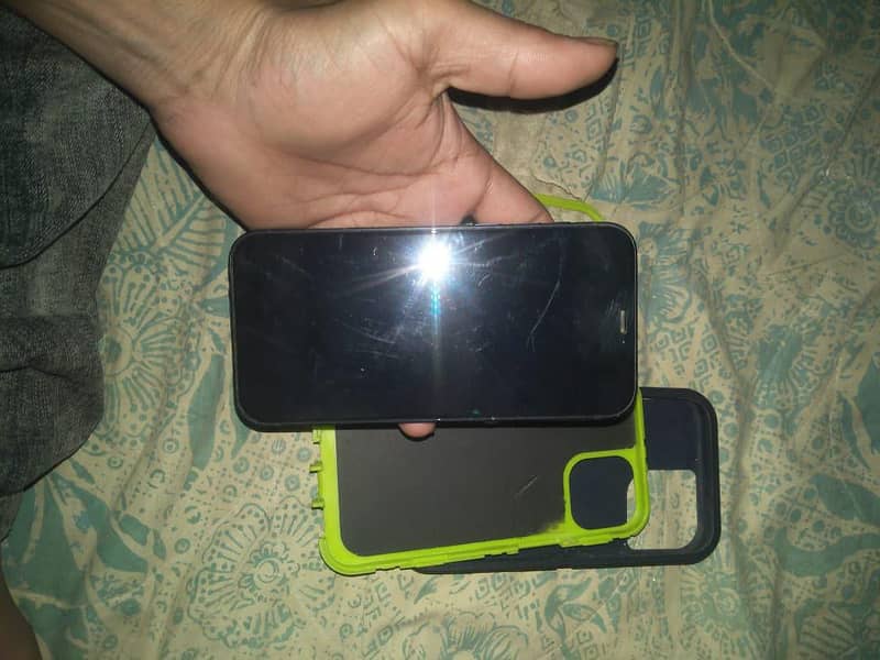 Apple iPhone 12 1