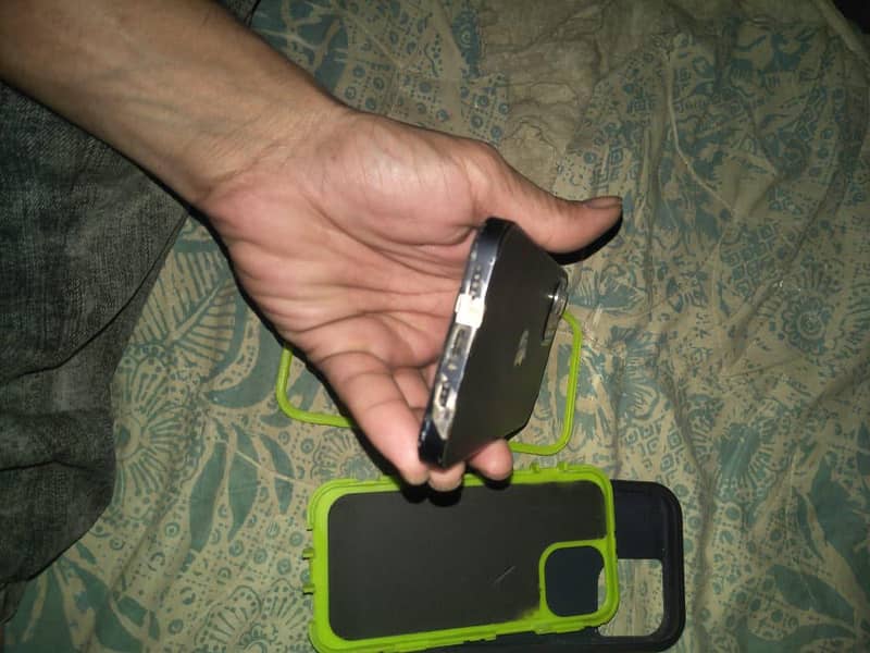 Apple iPhone 12 2