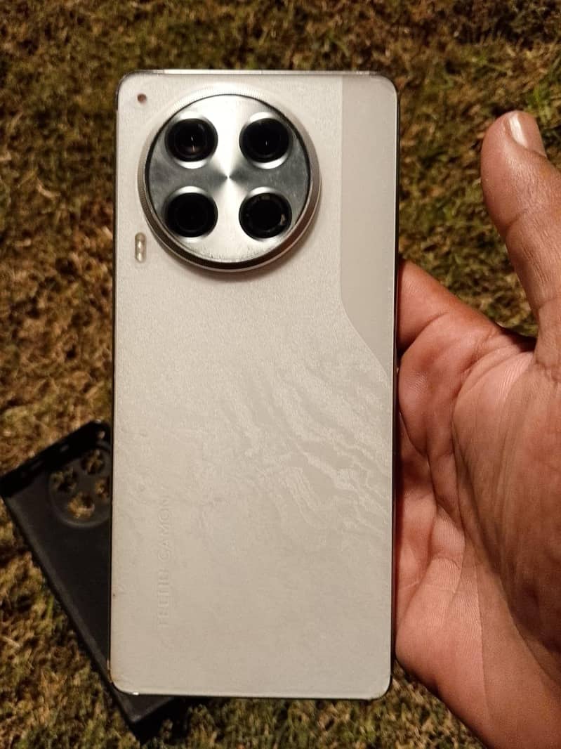 Tecno camon 30 1