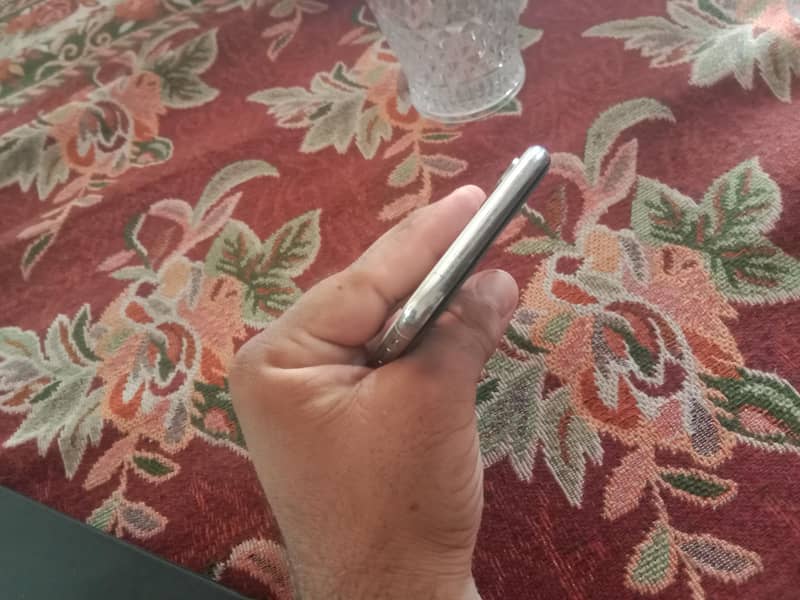 Apple iPhone X 3