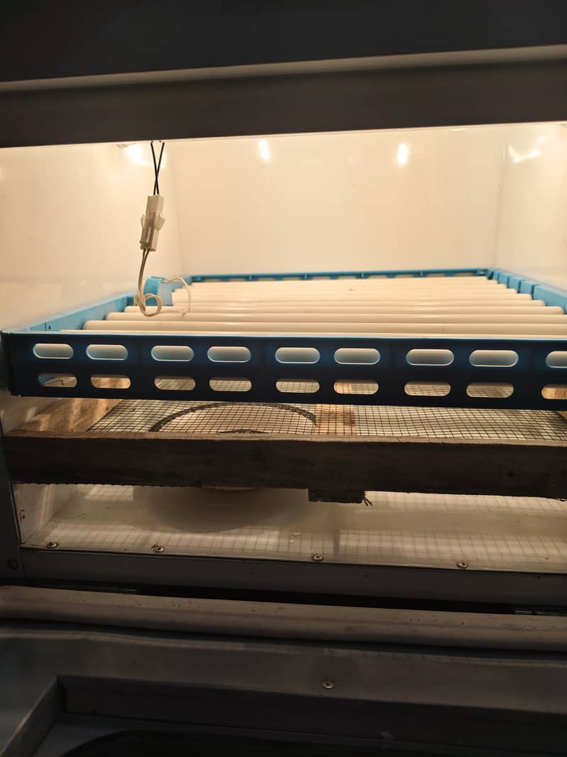 automatic incubator 1