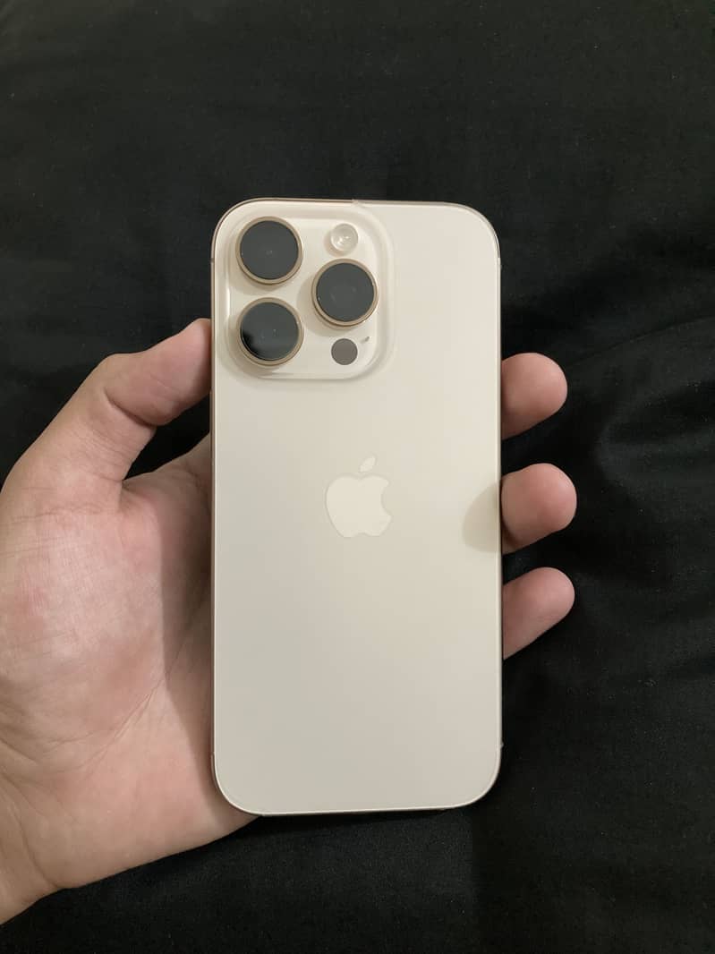 Apple iPhone 16 Pro 0