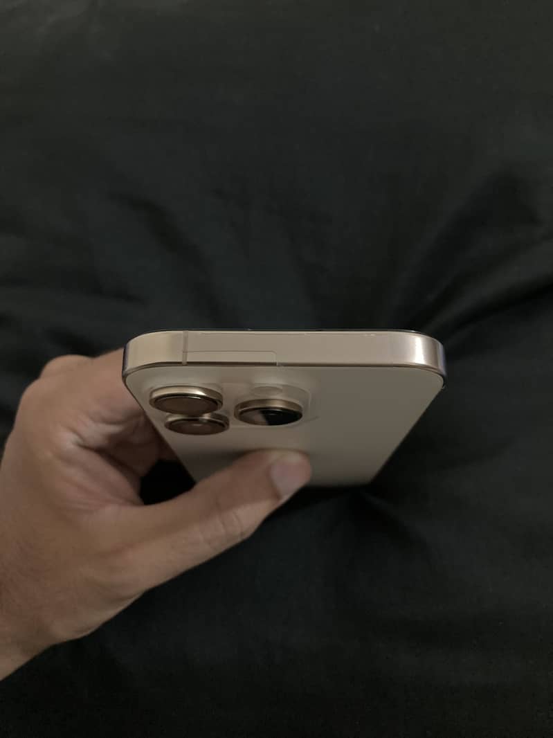 Apple iPhone 16 Pro 5