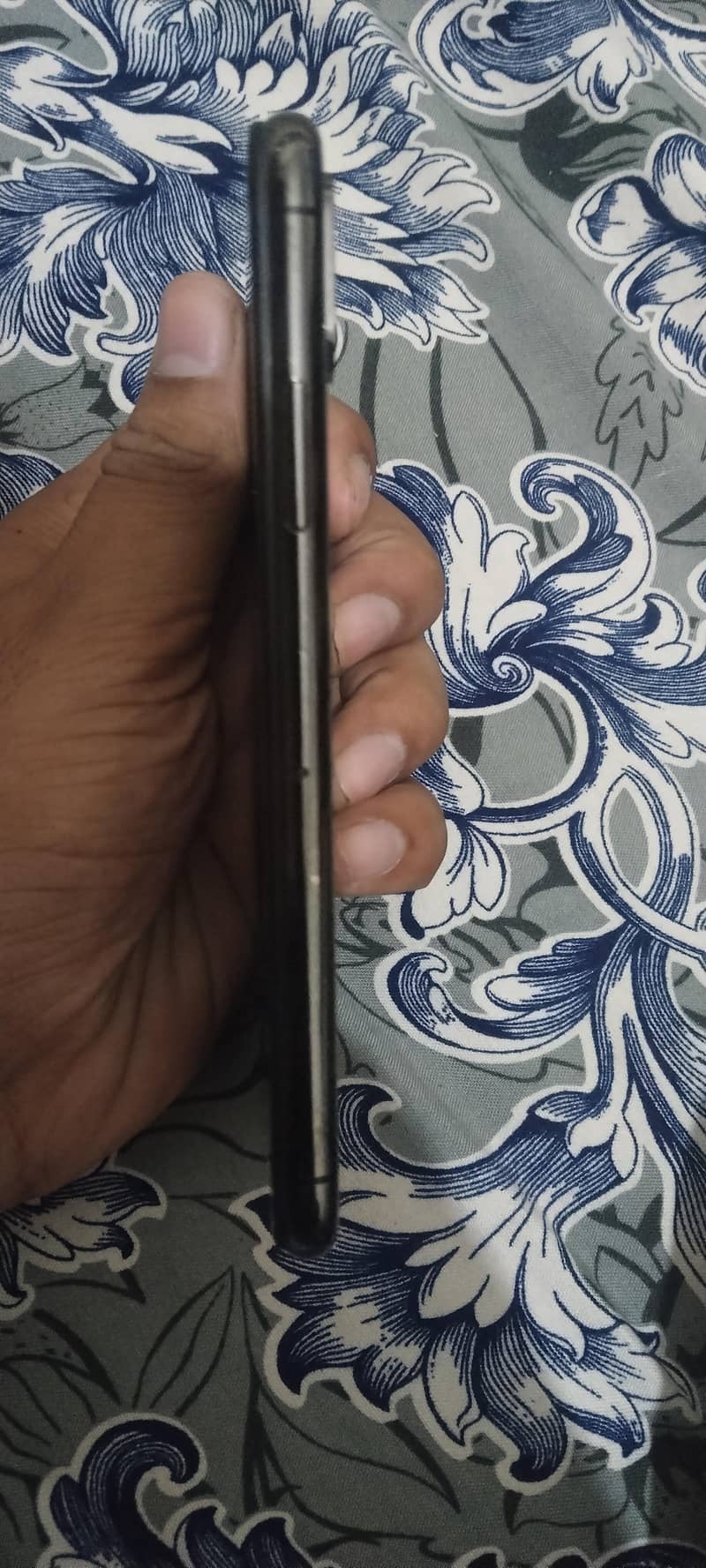 Apple iPhone Xs 2