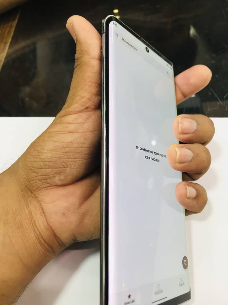 Sharp Aquos R6 6