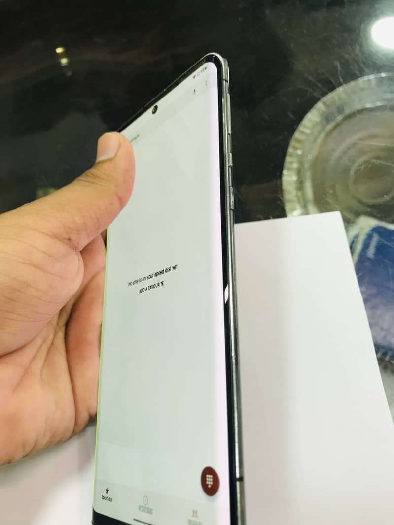 Sharp Aquos R6 9