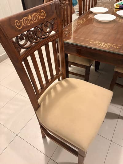 6 seater Dining table