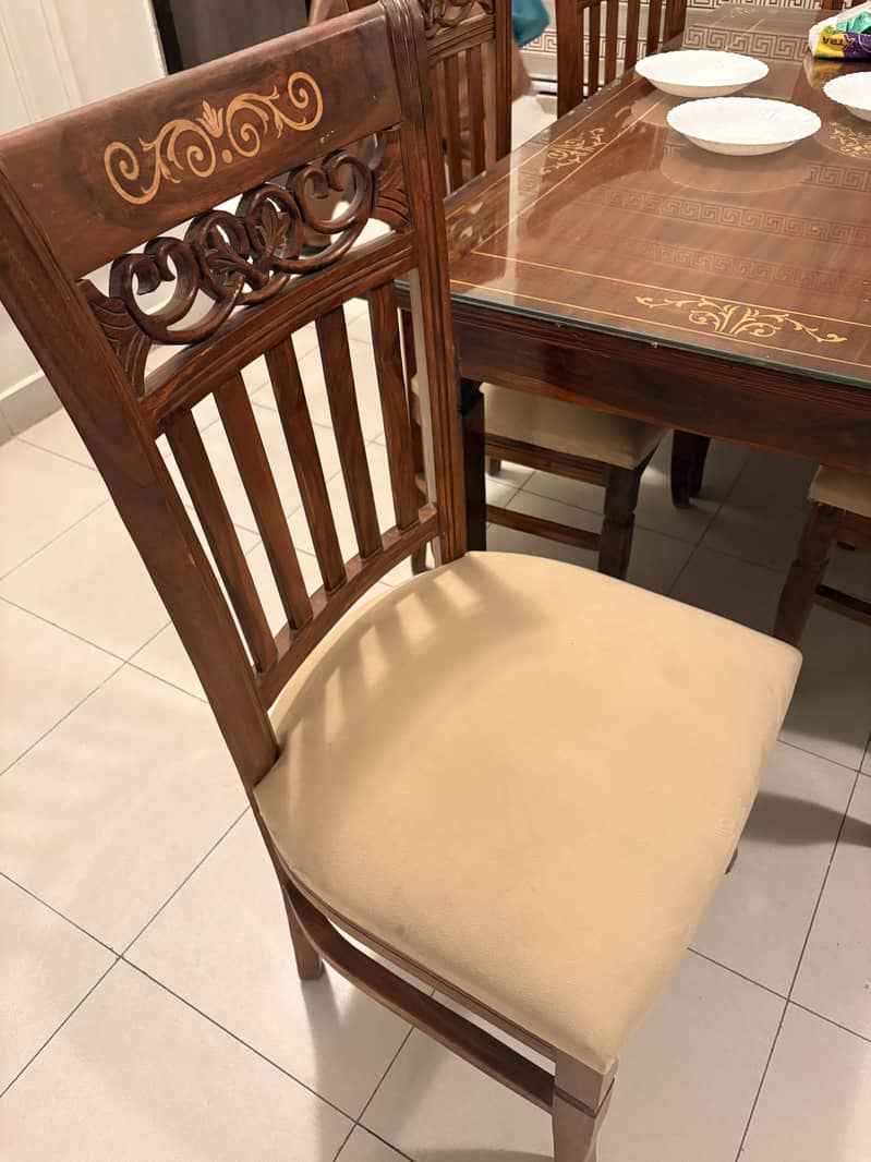 6 seater Dining table 0