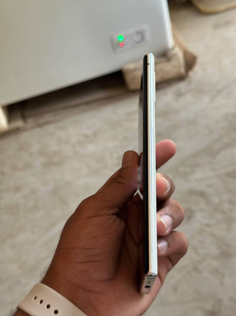 Samsung Mobile Note 10 Plus 4