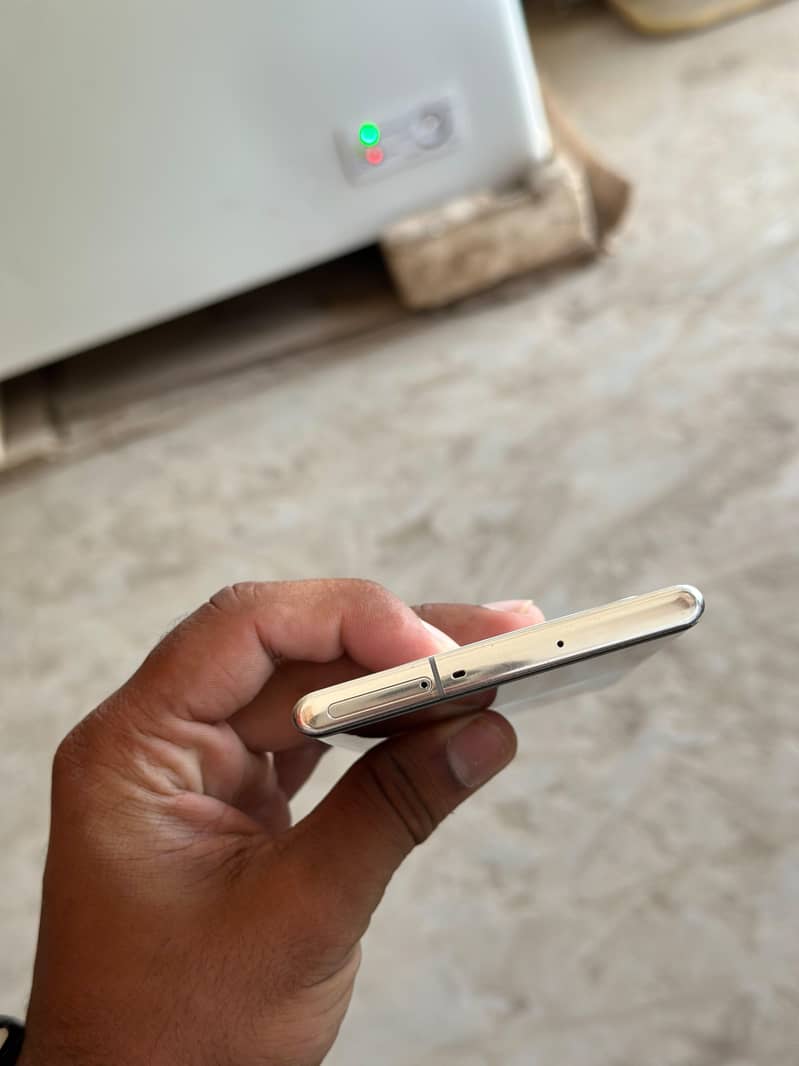 Samsung Mobile Note 10 Plus 6