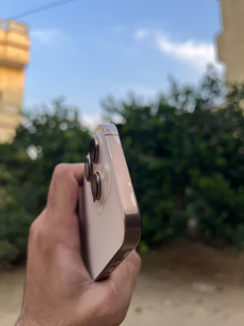 Apple iPhone 16 Pro 1
