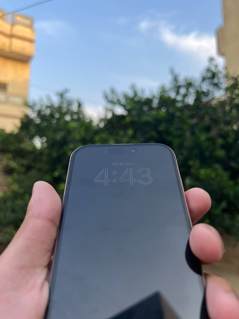 Apple iPhone 16 Pro 4