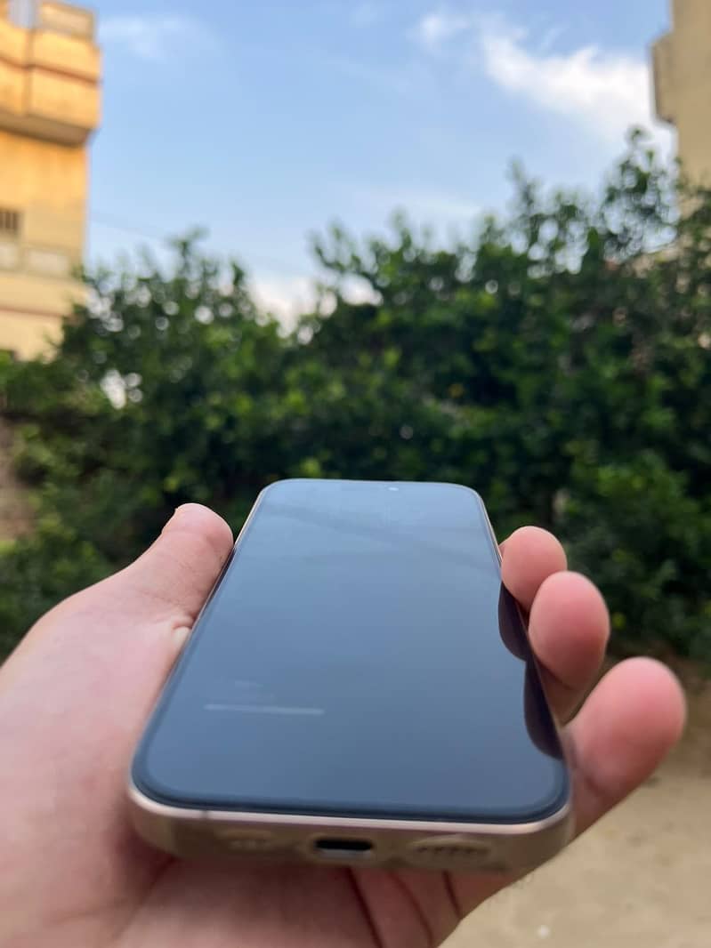 Apple iPhone 16 Pro 5