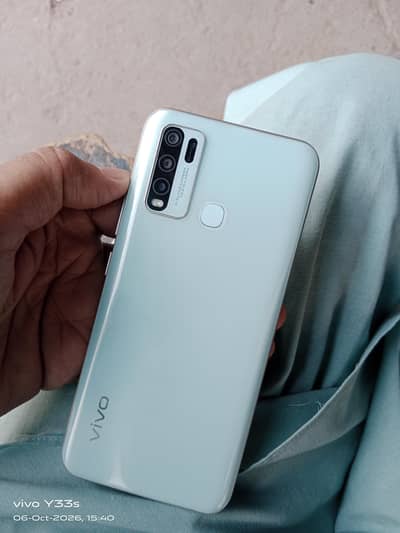 Vivo Y30 4/128 witH boX