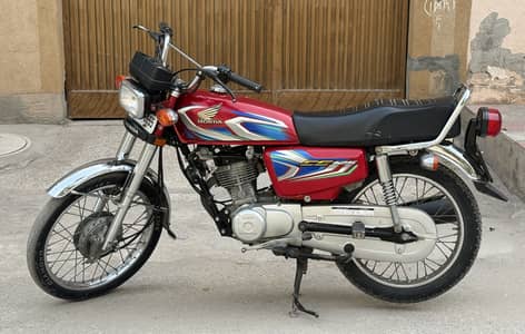 Honda cg 125 red like new