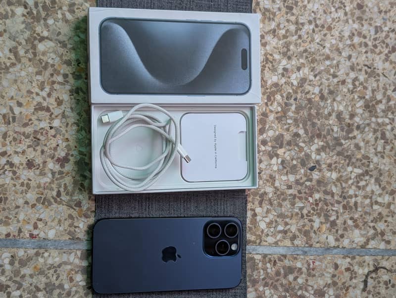 Apple iPhone 15 Pro Max 2