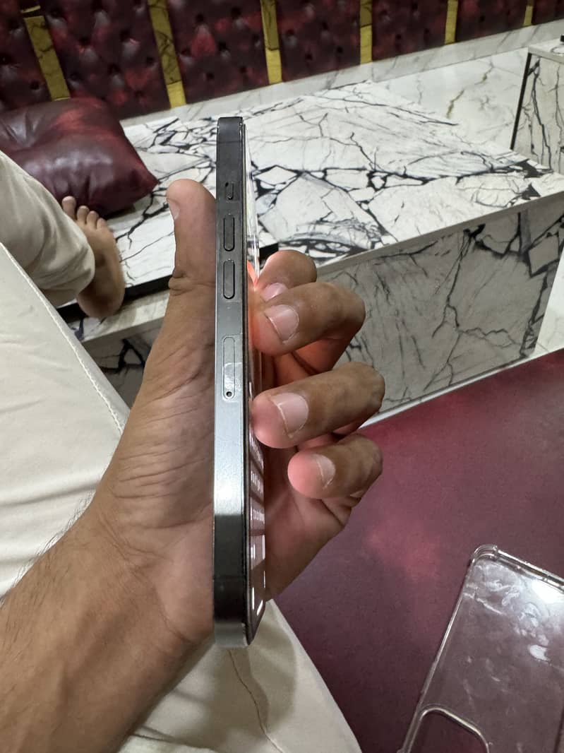 Apple iPhone 13 Pro 2