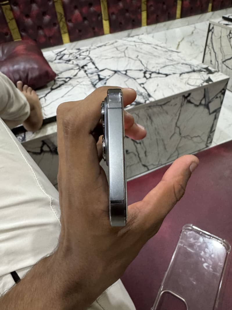 Apple iPhone 13 Pro 4