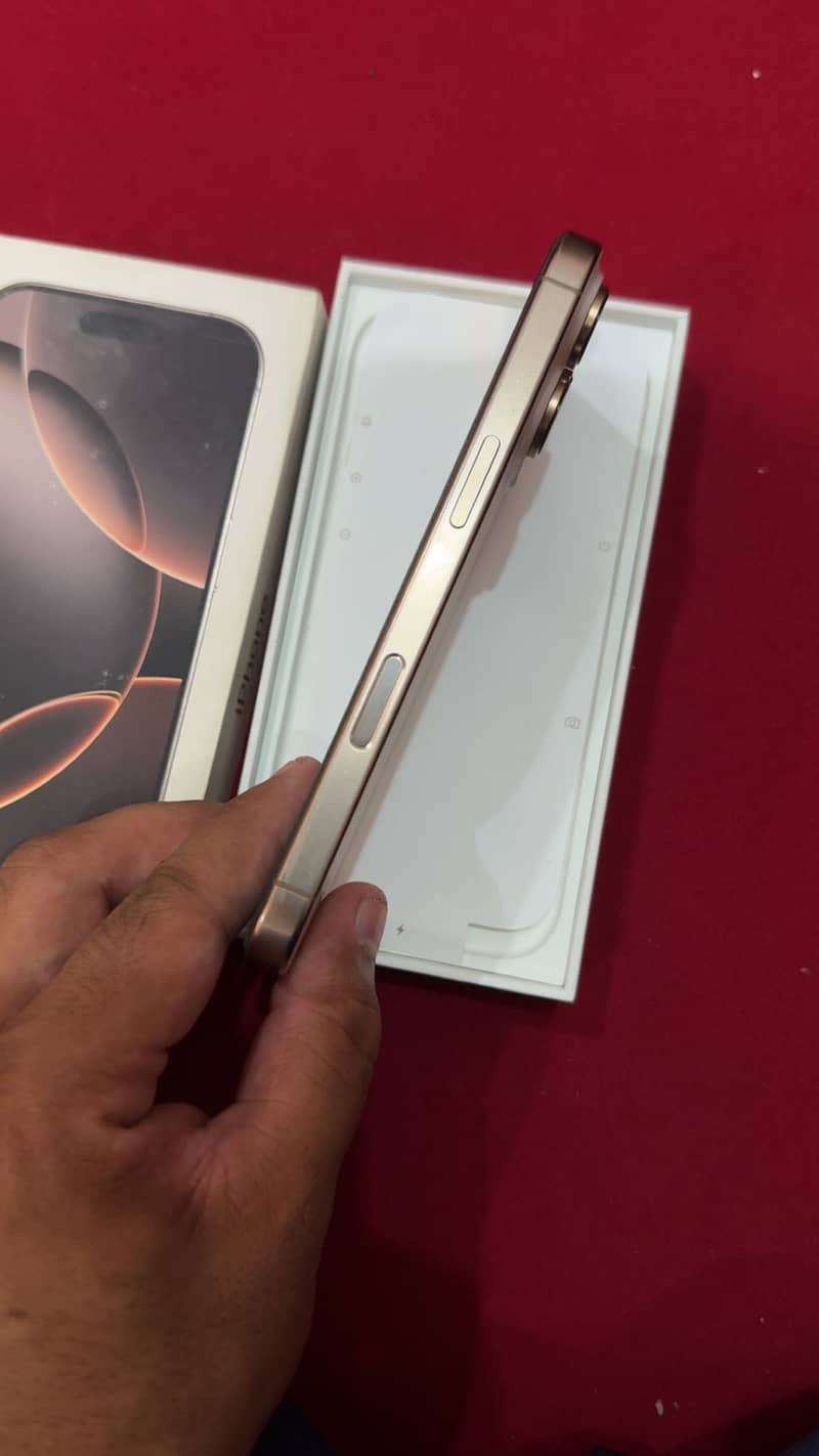 Apple iPhone 16 Pro 7