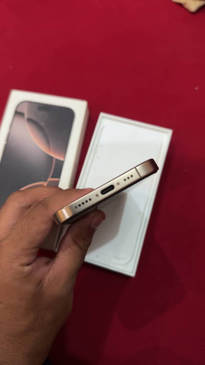 Apple iPhone 16 Pro 10
