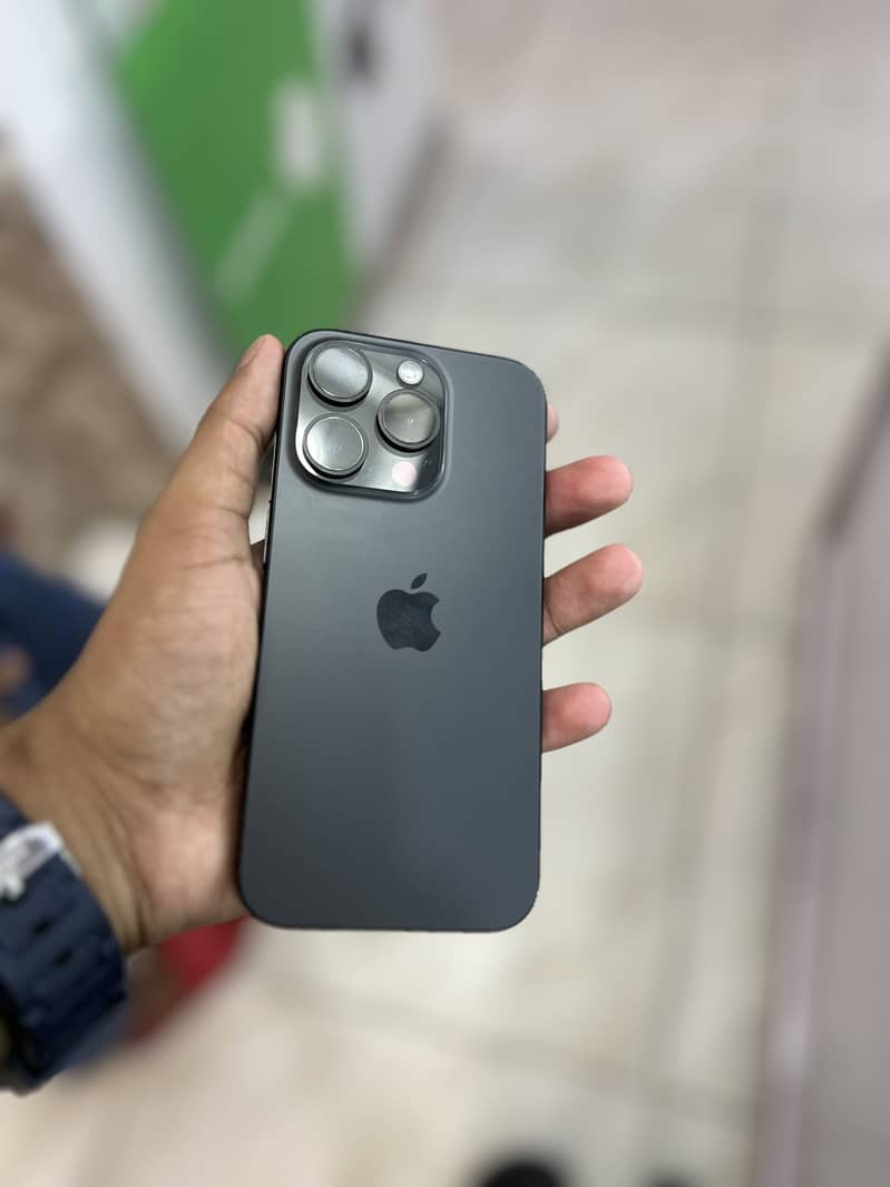 Apple iPhone 15 Pro 2