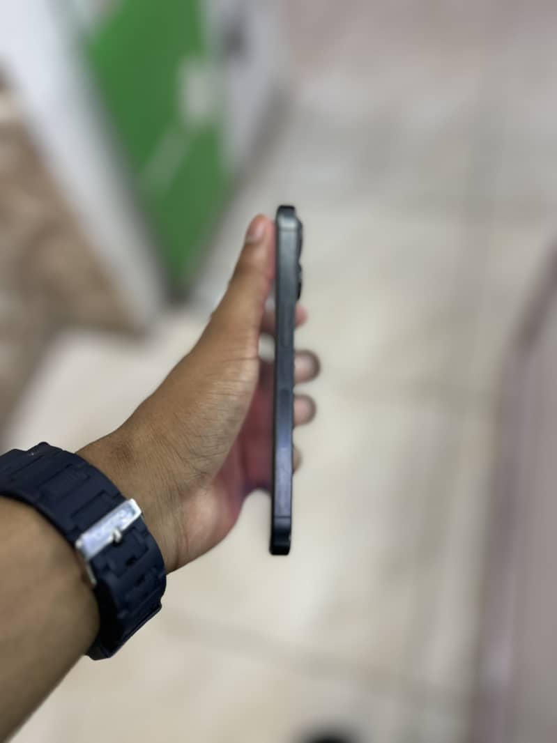 Apple iPhone 15 Pro 7