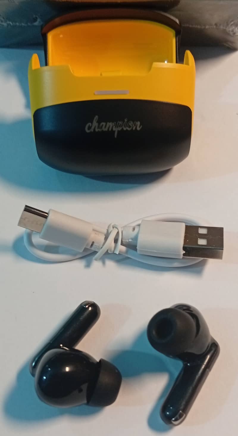 Wireless stereo EarBuds 1