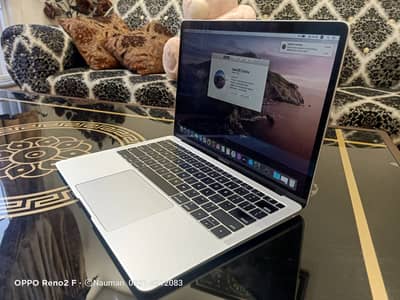 Apple Macbook Air 2019, Core i5, 128GB SSD, 8GB Ram, 13 Inches