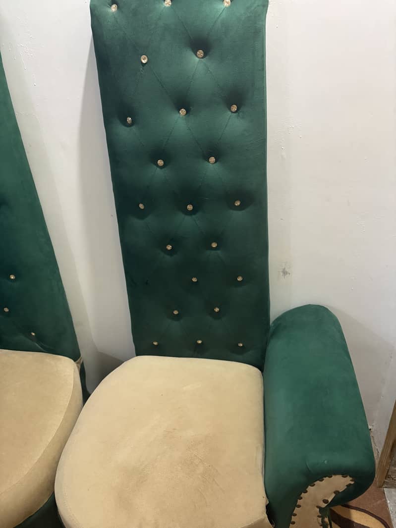 Bed and 2 Sofas 3