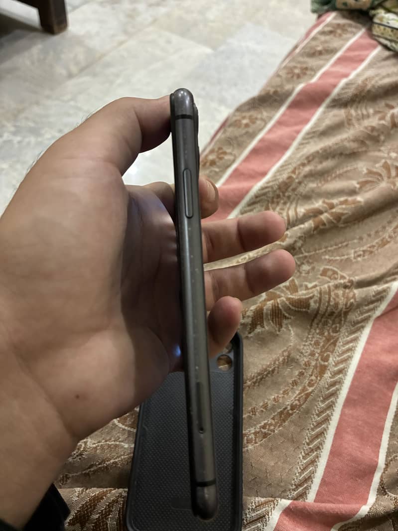 Apple iPhone 11 1