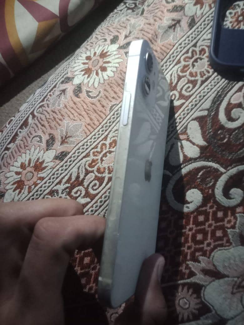 Apple iPhone 12 2